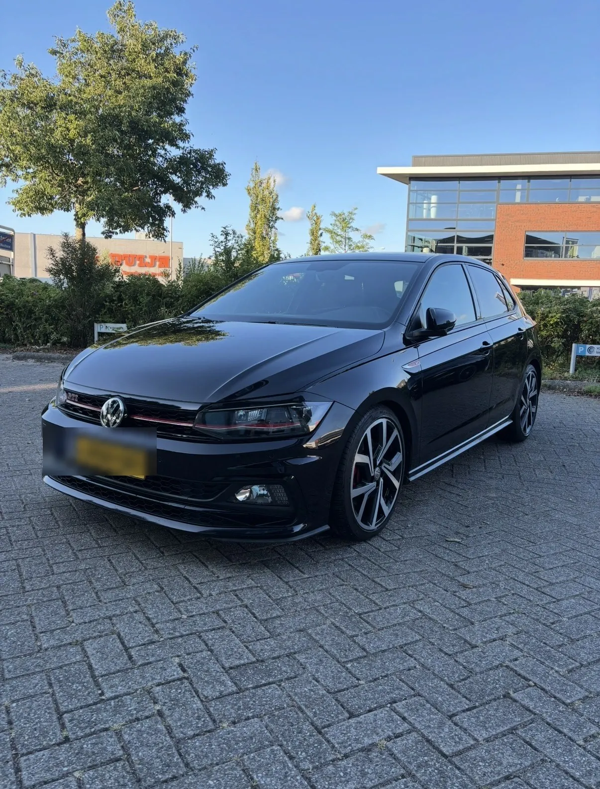Zwarte Volkswagen Polo GTI na exterieur detailing